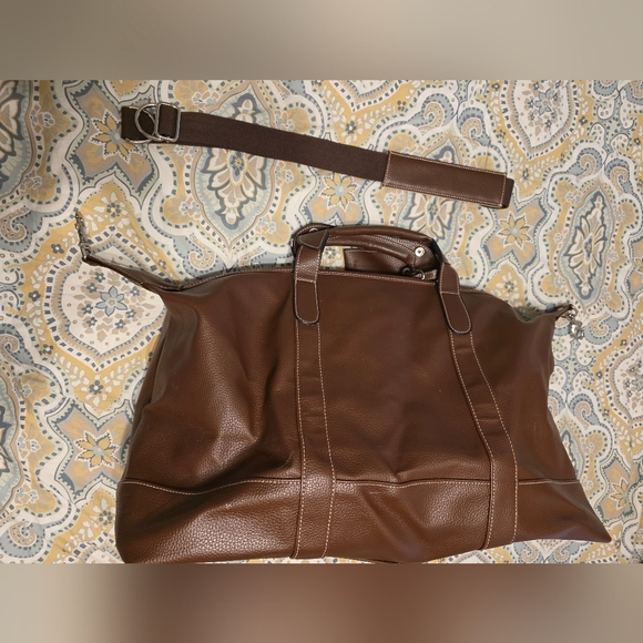 Barrington Elegant Brown Leather Travel Duffle Bag - Picture 4 of 4